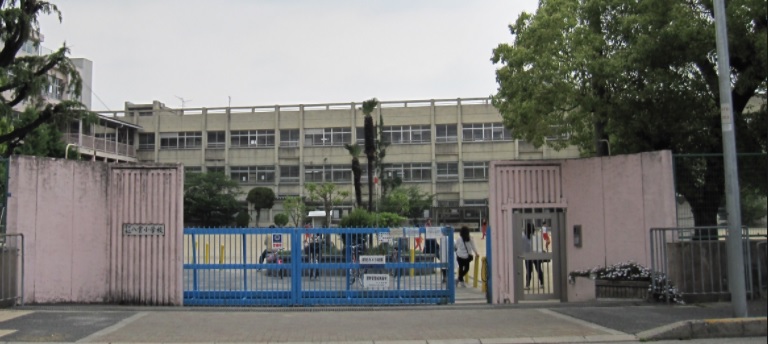 小学校　守口市立八雲小学校（小学校）まで273m