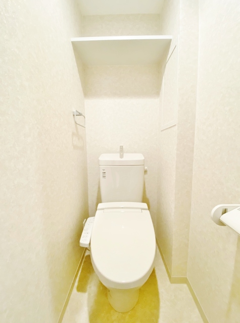 トイレ　暖房便座付きシャワートイレ