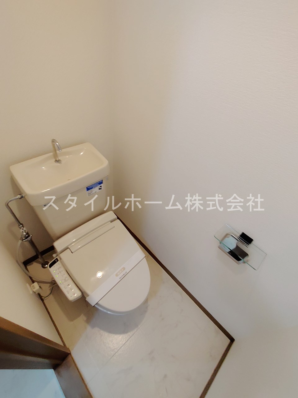 トイレ　別部屋写真です。