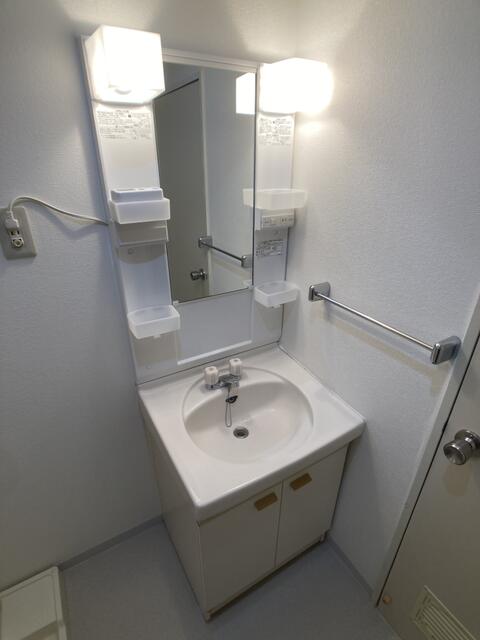 洗面設備　※他号室参考写真