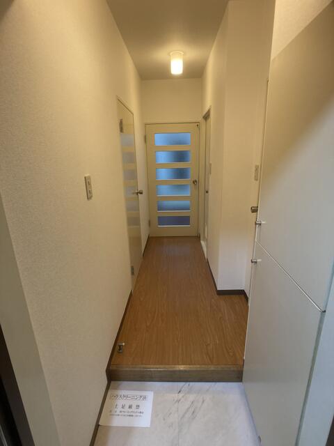 玄関　※他号室参考写真