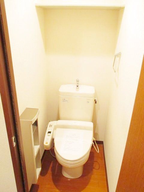 トイレ　★温水洗浄便座付のトイレで温かいトイレライフ★