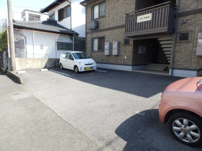 駐車場　駐車場