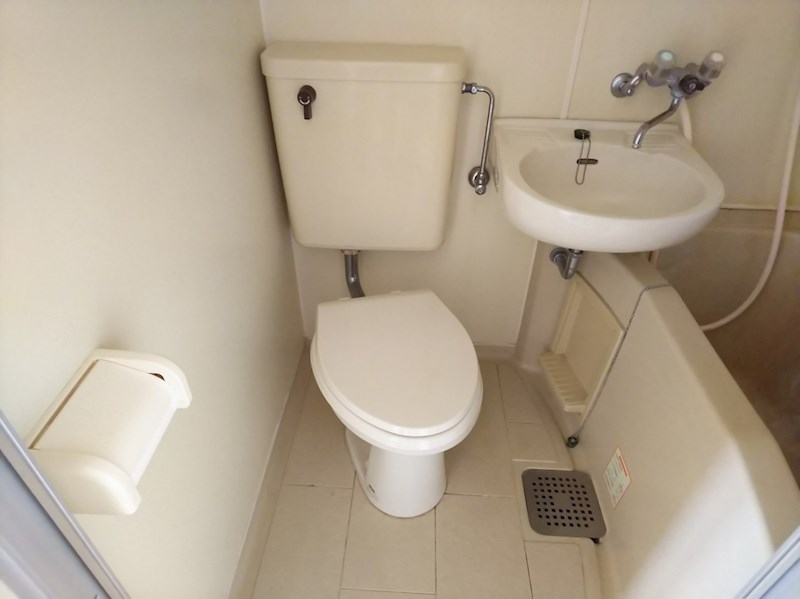 東急東横線 綱島駅 徒歩13分 5階建 築39年のトイレ写真