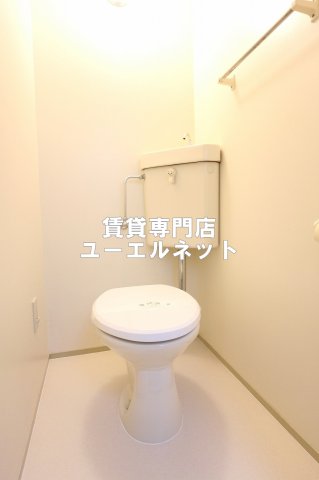地下鉄御堂筋線 江坂駅 徒歩8分 5階建 築29年のトイレ写真