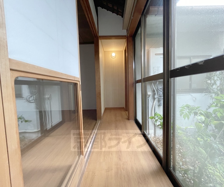嵯峨梅ノ木町貸家の内装写真