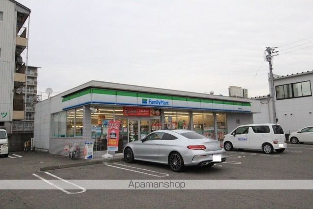 コンビニ　ファミリーマート高須新町店（コンビニ）まで271m