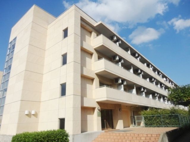 建物外観　★スーパー隣接で買い物とても便利★