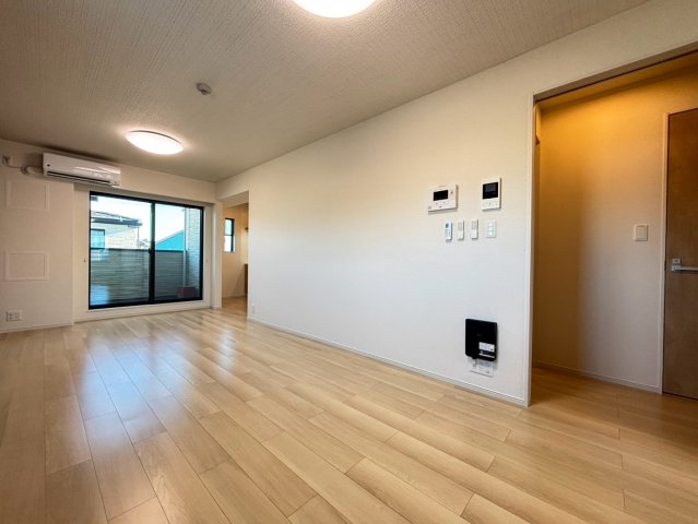 ＪＲ阪和線 富木駅 徒歩3分 3階建 築2年の居間写真