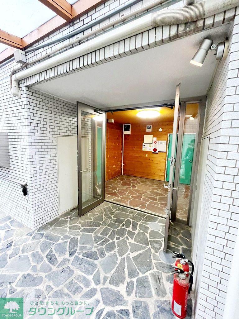 エントランス　★お部屋探しはタウンハウジング稲田堤店まで★