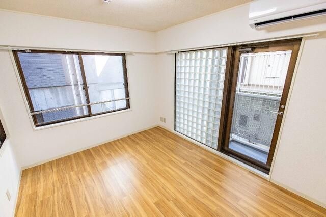 居室・リビング　別部屋参考写真です
