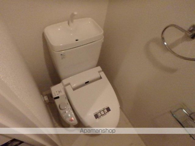 都営大江戸線 東中野駅 徒歩2分 6階建 築22年のトイレ写真