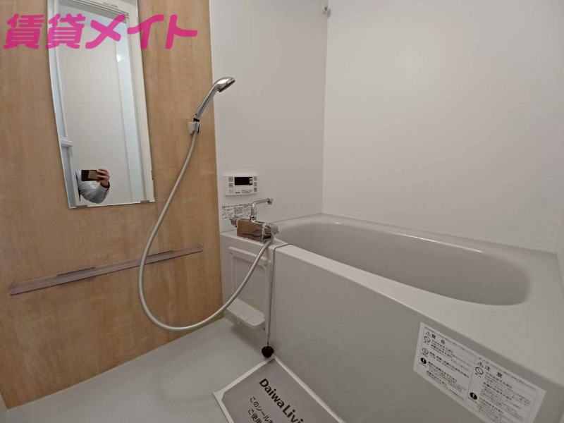 バス・シャワールーム　同型参考写真