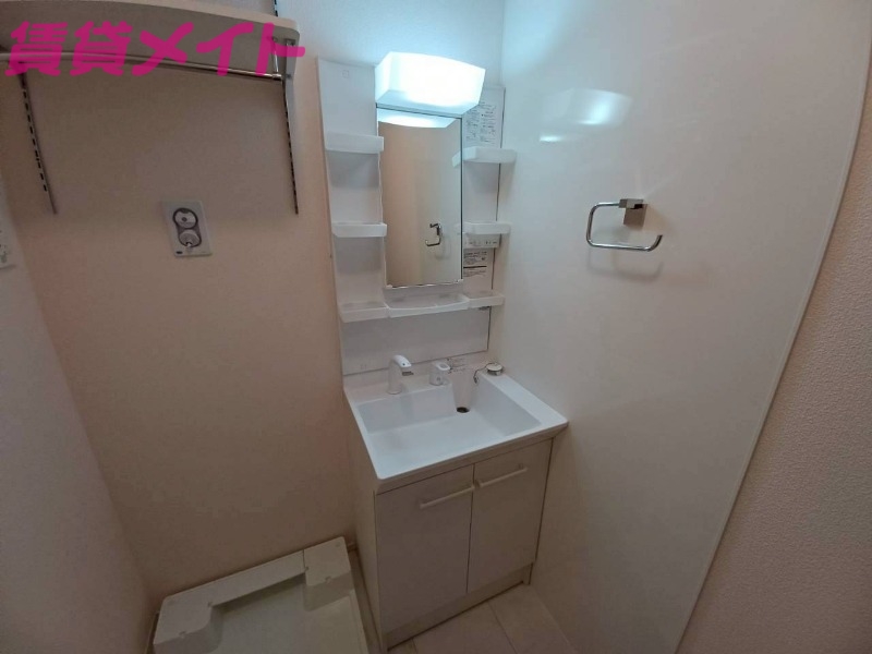 洗面設備　同型参考写真