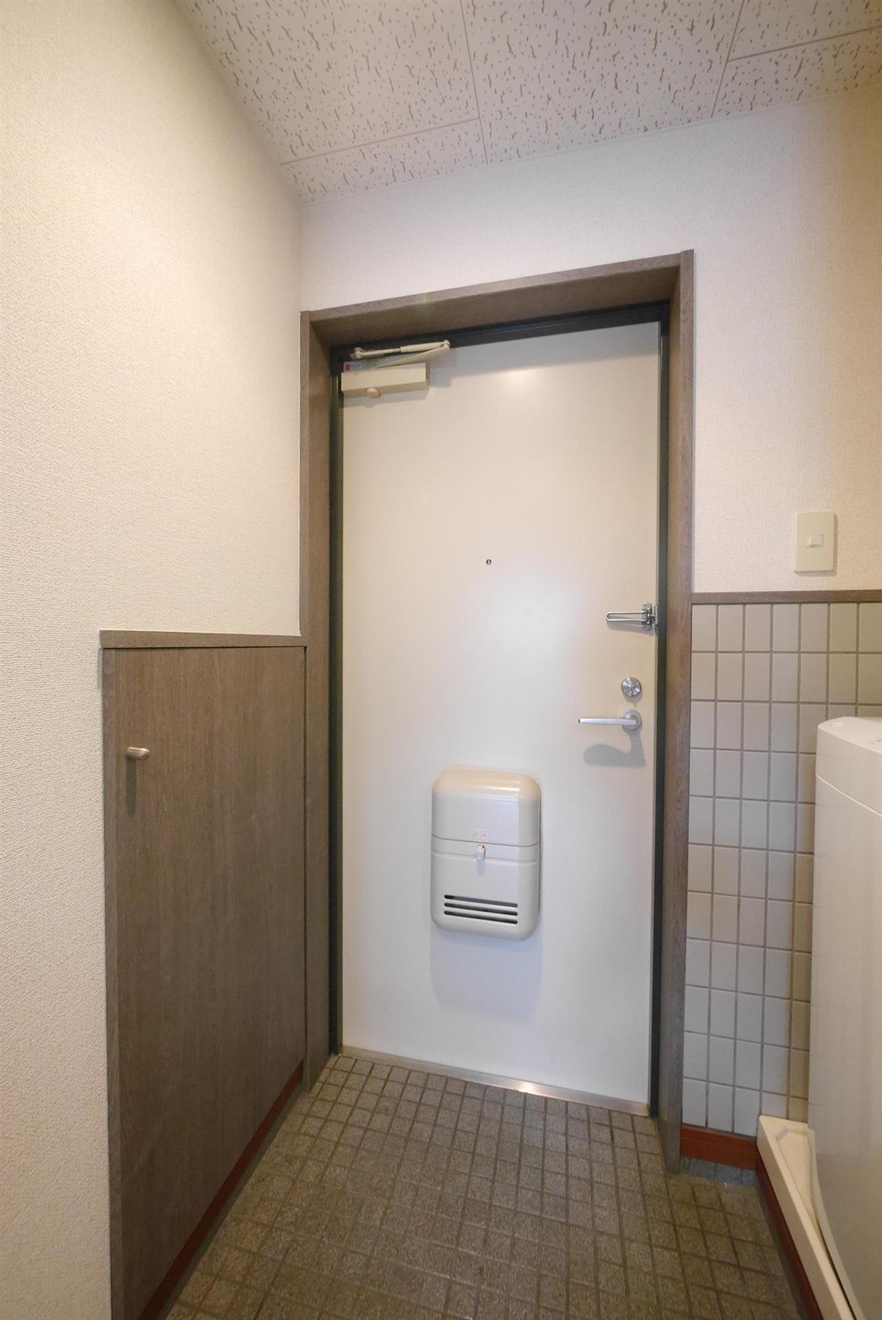 ロイヤルキャッスルの玄関写真