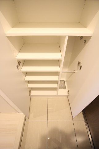 玄関　（別タイプ参考写真）レガリス西日暮里ステーションフロント　荒