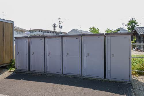 建物外観　ストッカー