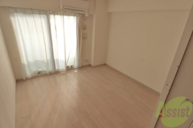 居室・リビング　明るいお部屋でゆったりとした生活を