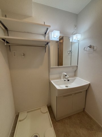 ＪＲおおさか東線 ＪＲ淡路駅 徒歩15分 3階建 築1年の内装写真