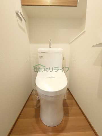 トイレ　別部屋の参考写真になります。