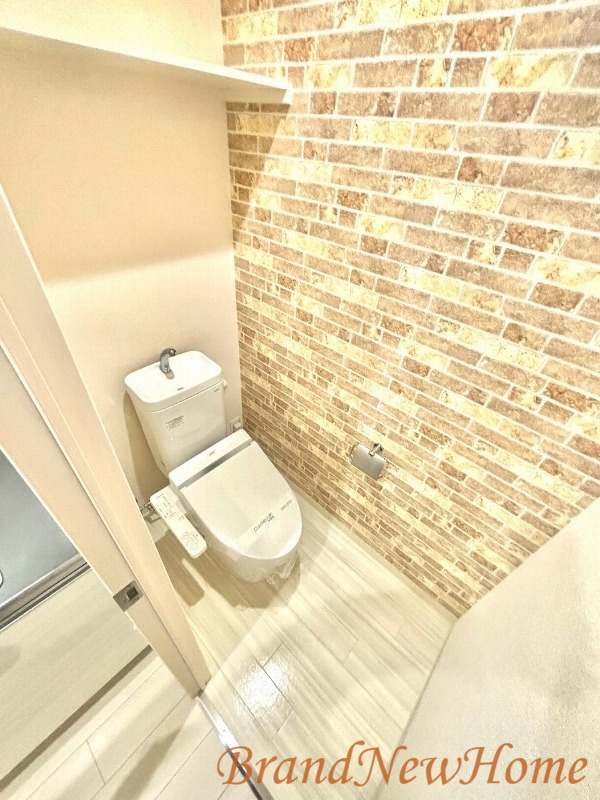 ＪＲ阪和線 堺市駅 徒歩8分 3階建 築9年のトイレ写真