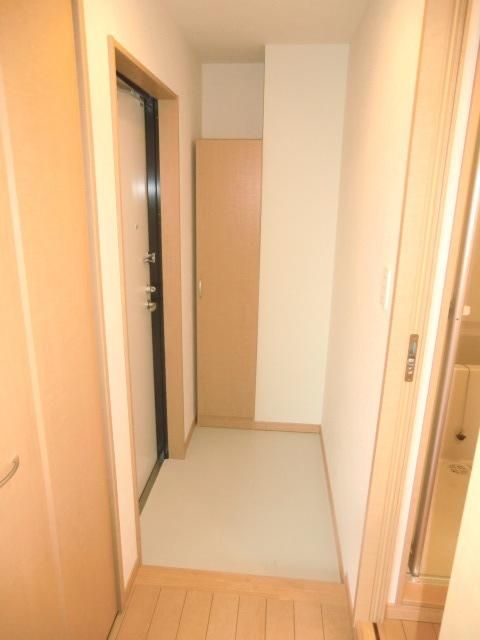 玄関　下駄箱スペースたっぷりございます