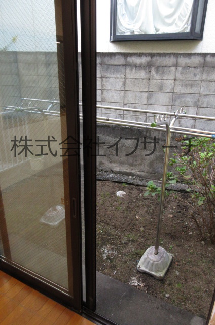 庭　2026年10月17日17時撮影