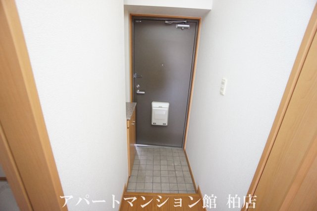玄関　※別号室参考写真です ※現況優先