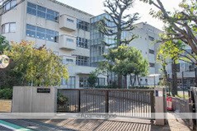小学校　碑小学校（小学校）まで361m
