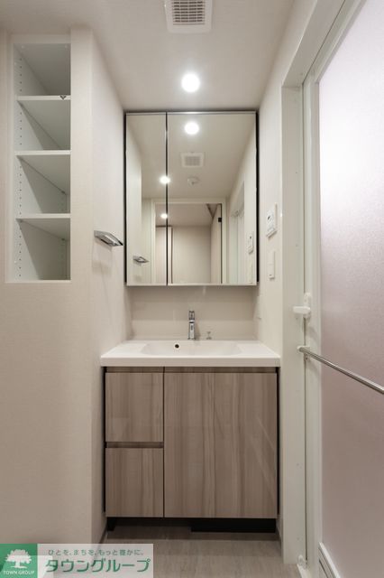 洗面設備　※写真は同タイプ住戸です。