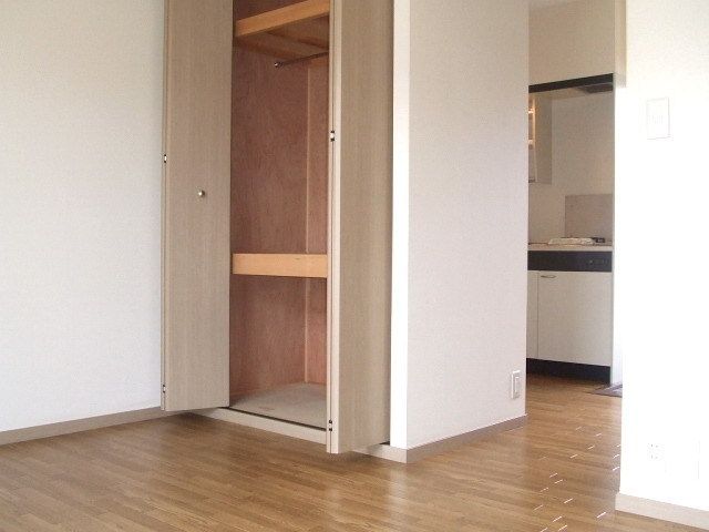 その他部屋・スペース　★洋室６帖★