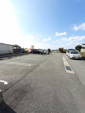 駐車場　駐車場完備です