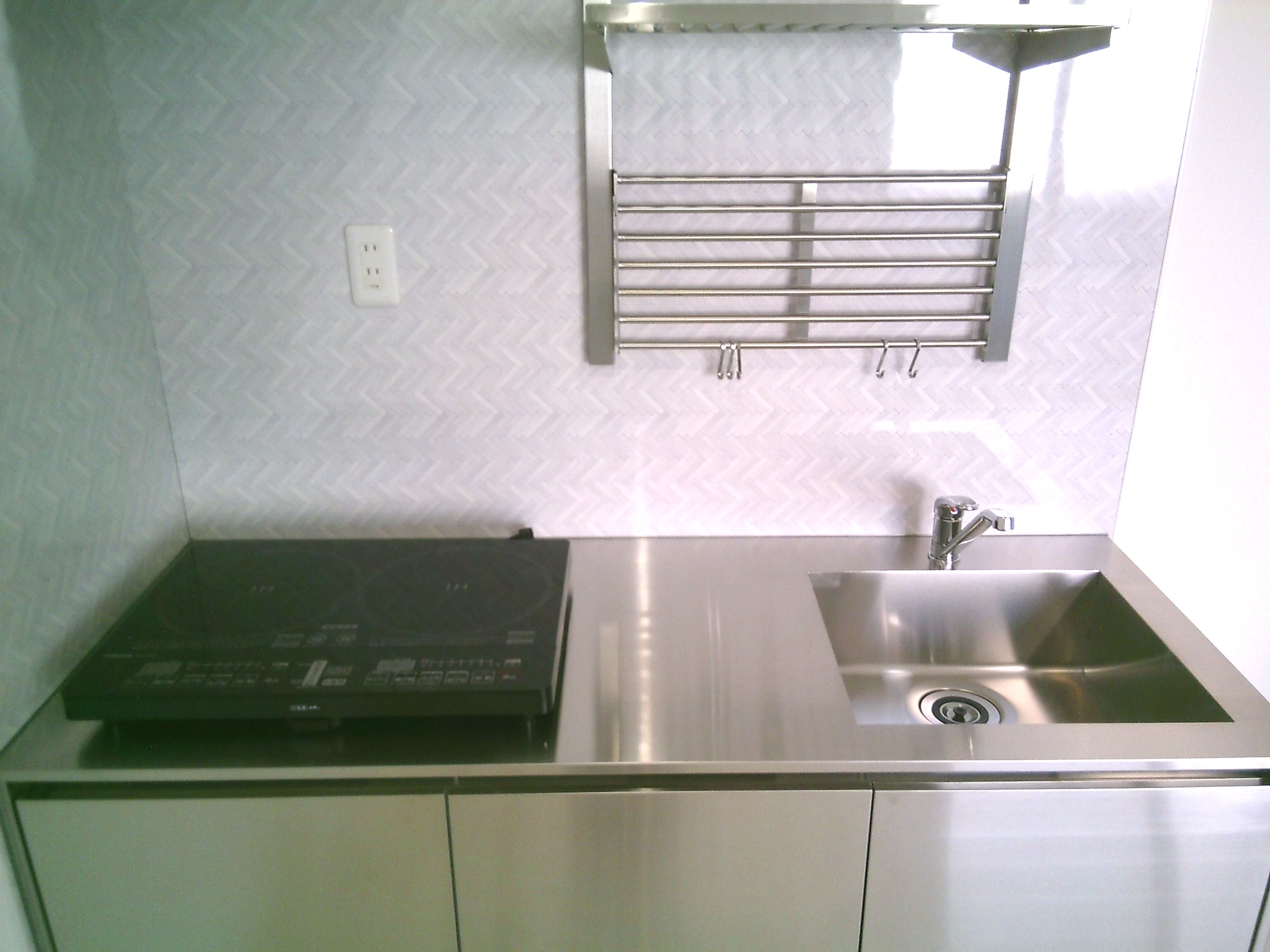 キッチン　システムキッチン、２口IHコンロ