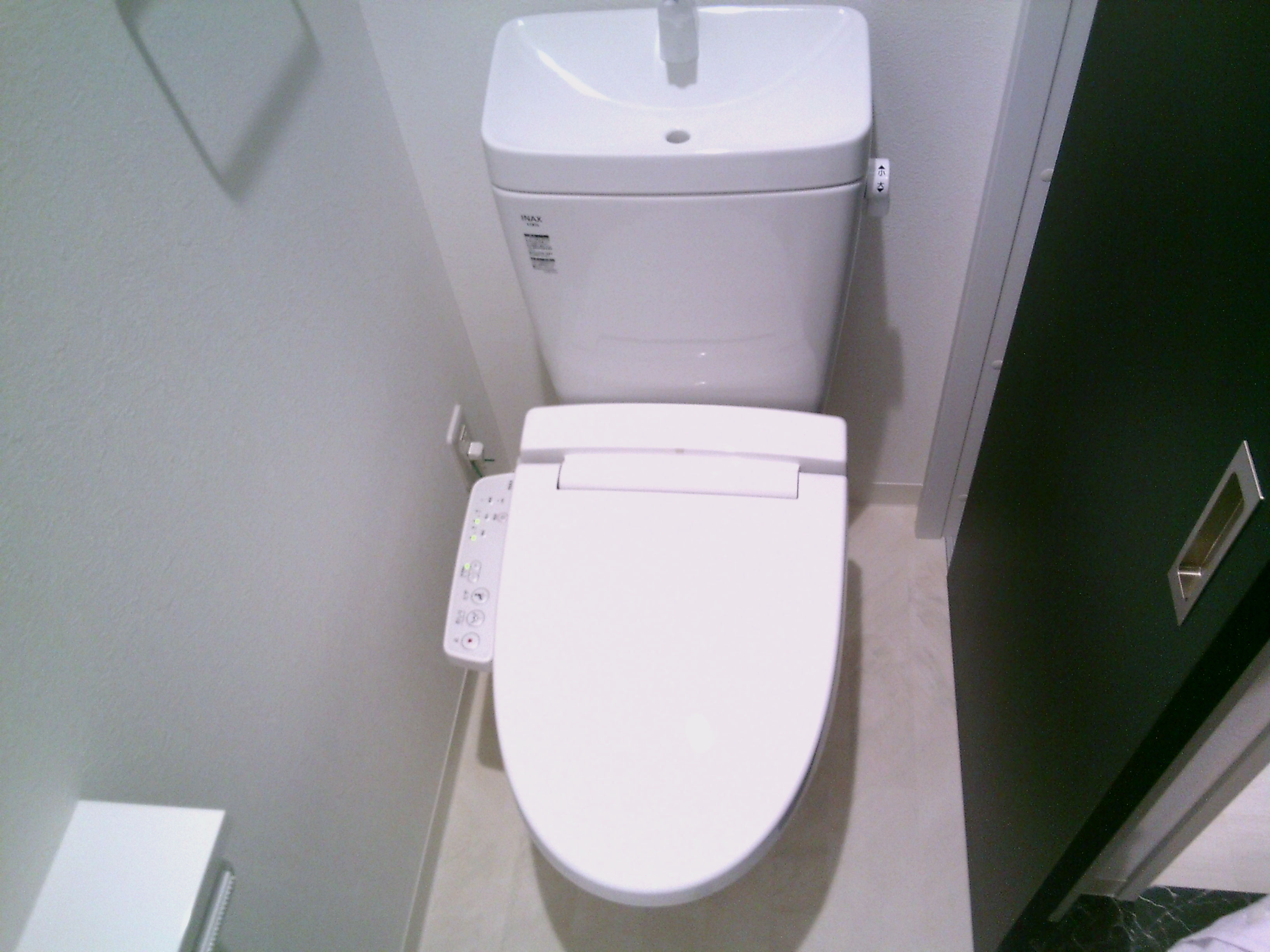 トイレ　WC、ウォシュレット設備