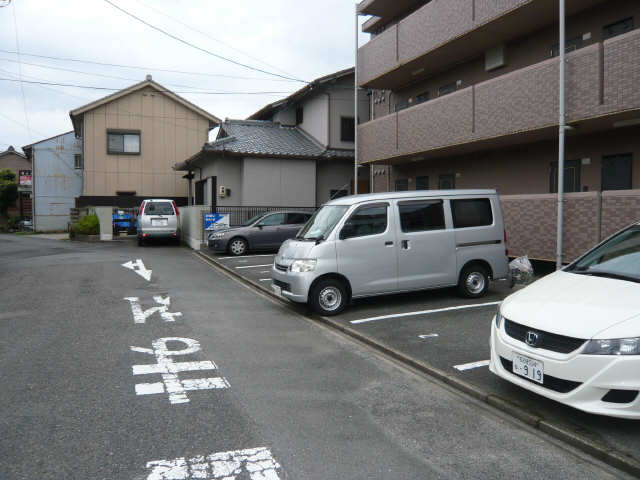 【シャルムの駐車場】