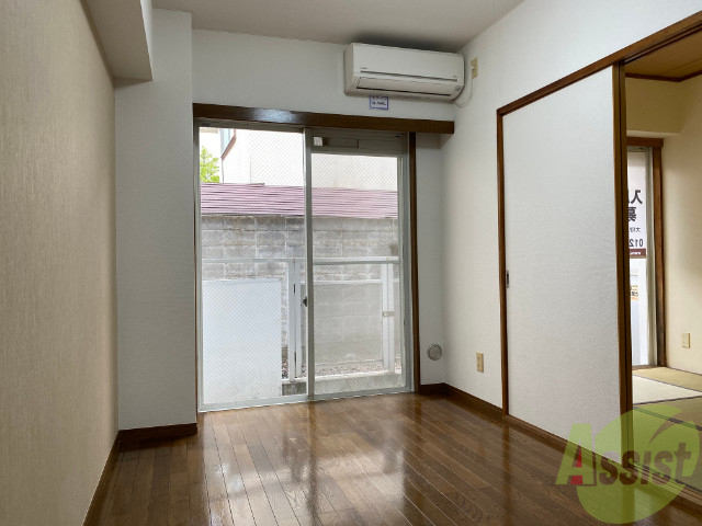 居室・リビング　リビングは陽当たりも良く風通しの良さそうなお部屋です。