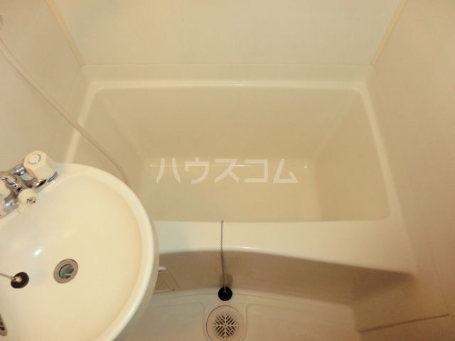 【グローリ大島のバス・シャワールーム】