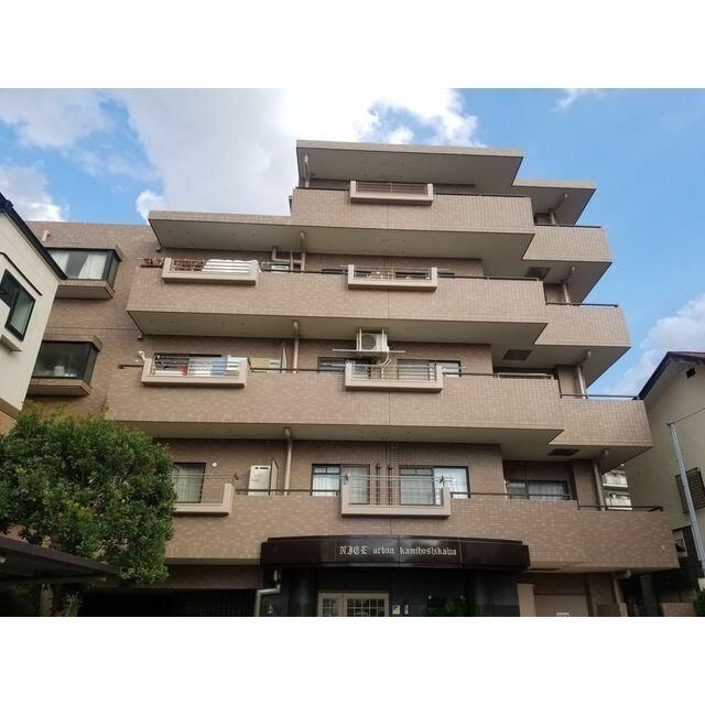 横浜市保土ケ谷区仏向西のマンションの建物外観
