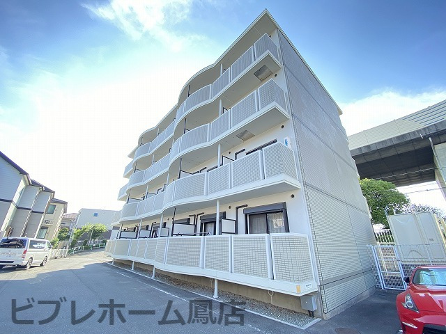 堺市中区東山のマンションの建物外観
