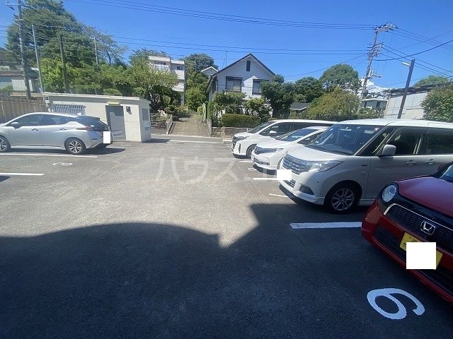 【小田原市南町のマンションの駐車場】