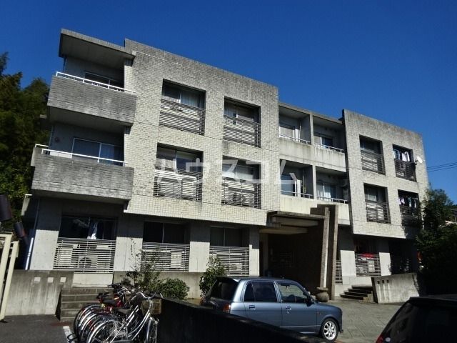 松戸市栗山のマンションの建物外観