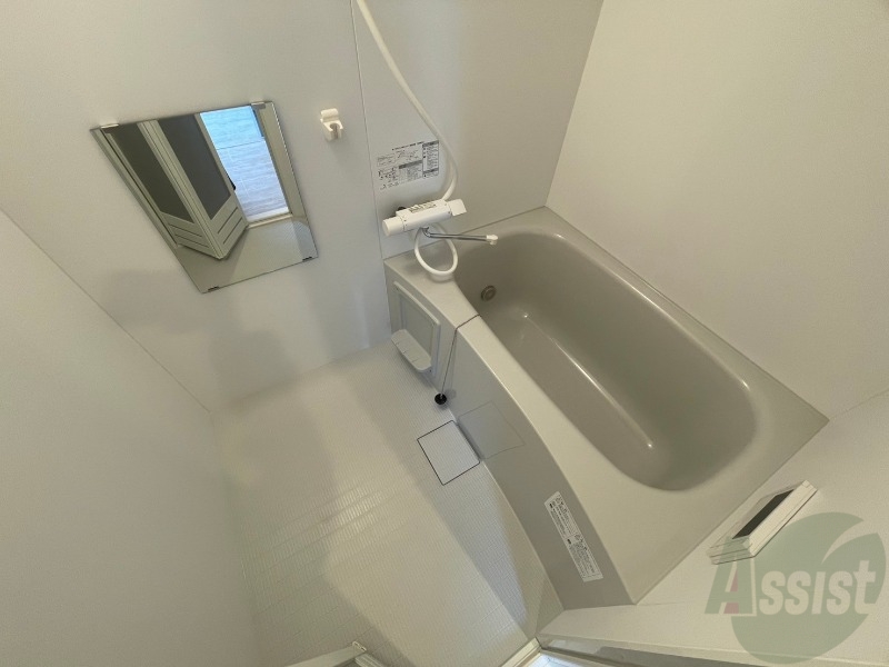 バス・シャワールーム　お風呂になります。一日の疲れを癒してくださいね。