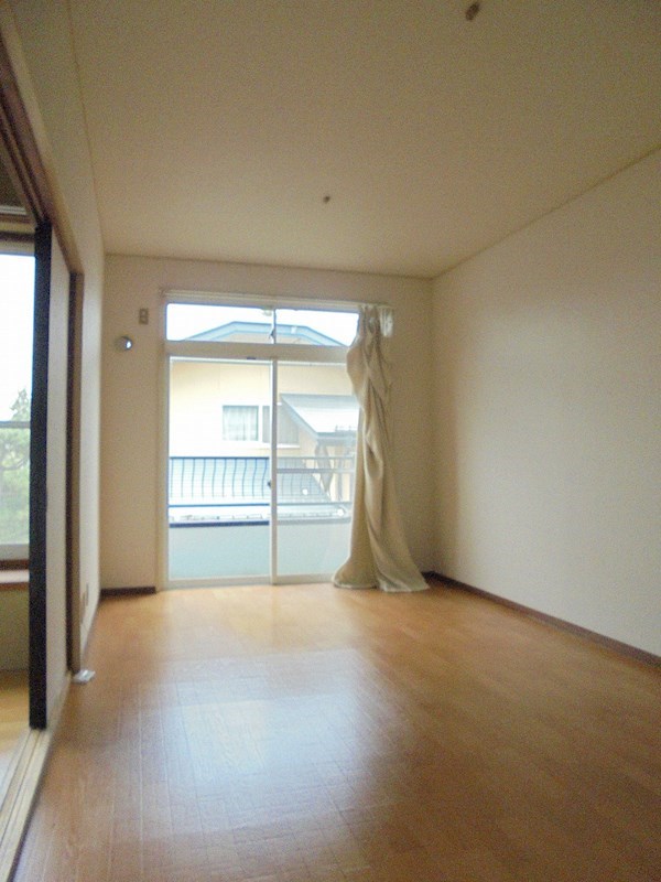 居室・リビング　写真は202号室です（参考）