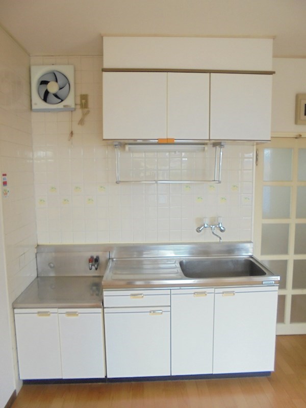 キッチン　写真は202号室です（参考）