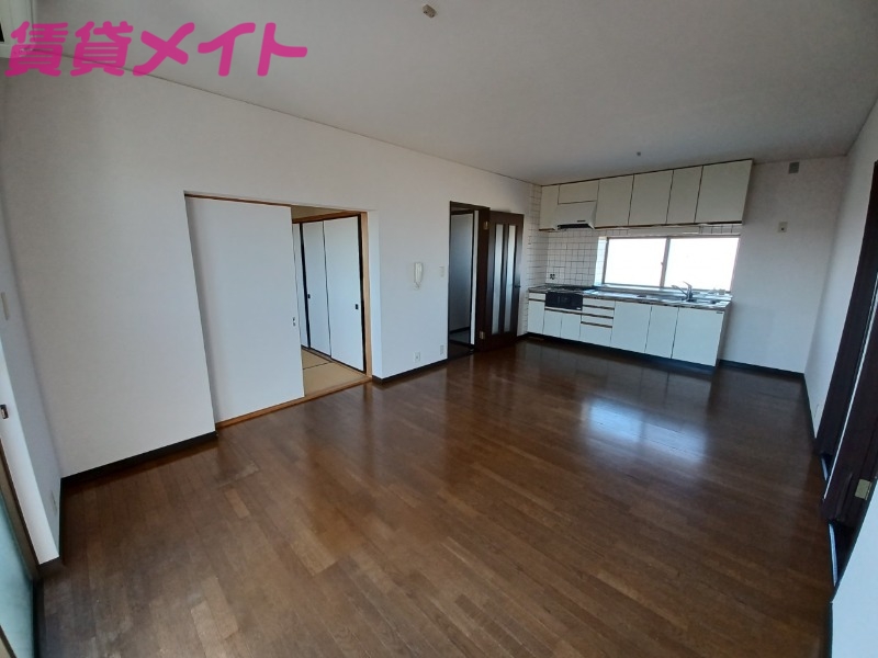 居室・リビング　同物件別部屋の写真