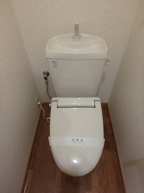 トイレ　※同タイプ別居室のお写真です。