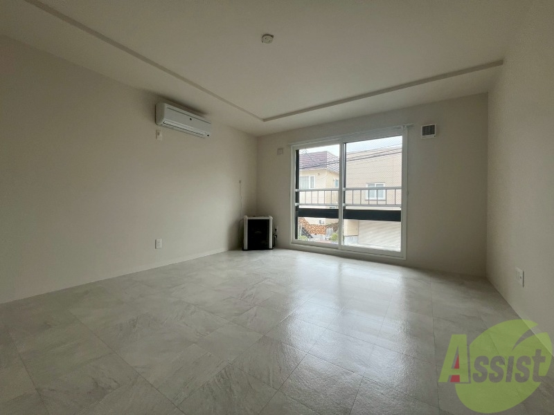 居室・リビング　広くてきれいなリビングです！快適に過ごせそうですね。