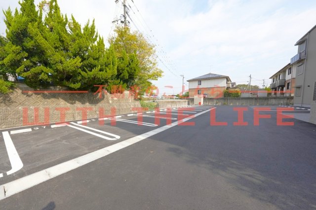 駐車場　車をお持ちの方に嬉しい駐車場付きの物件です