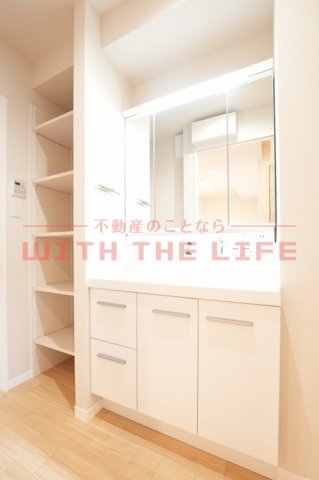 洗面設備　独立洗面台で身支度をすべて済ませてしまいましょう