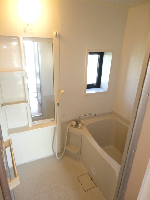 バス・シャワールーム　日々の疲れを癒すお風呂付です